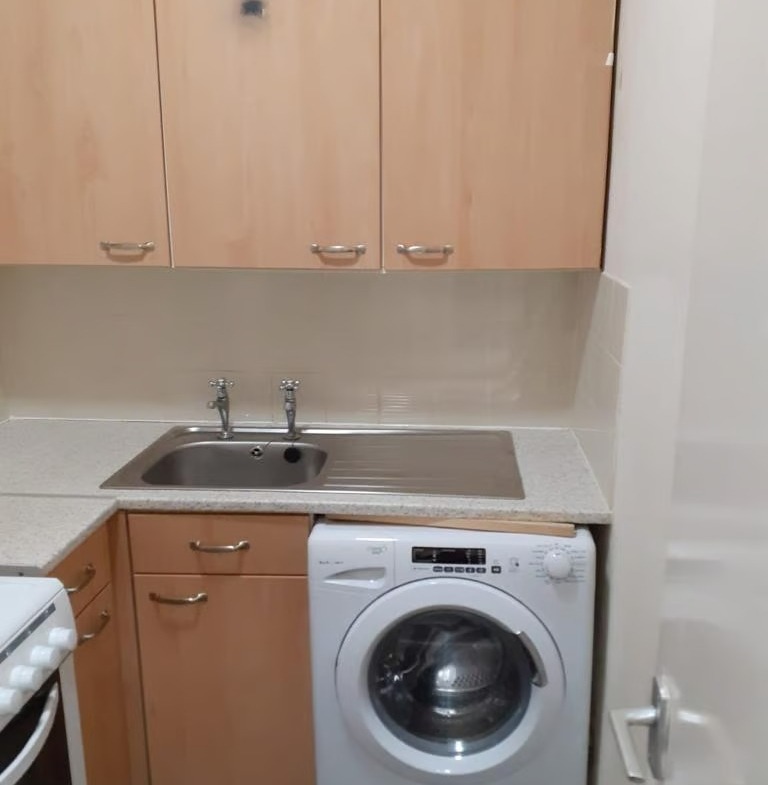 Two Bedroom Flat in Leicester (LE3 6AT) for rent