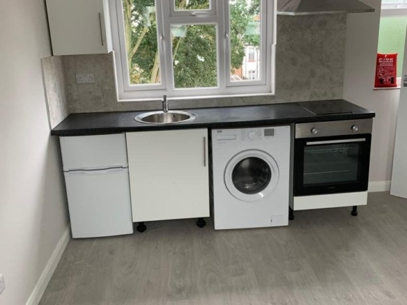 Studio Flat in Harrow HA3 5DZ