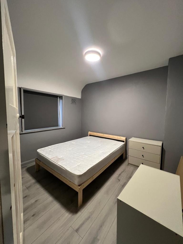 Room in Reading , Berkshire, RG4 8EX
