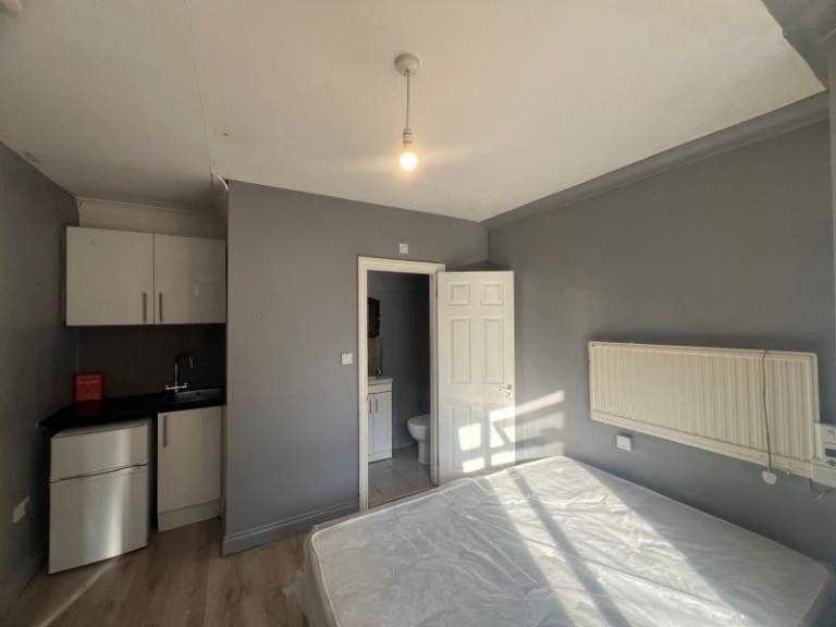 Studio Room in Hounslow TW4 5NJ