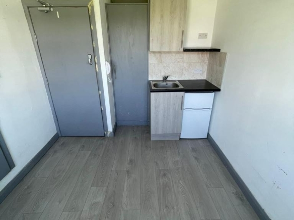 Studio Room in Northolt UB54LX