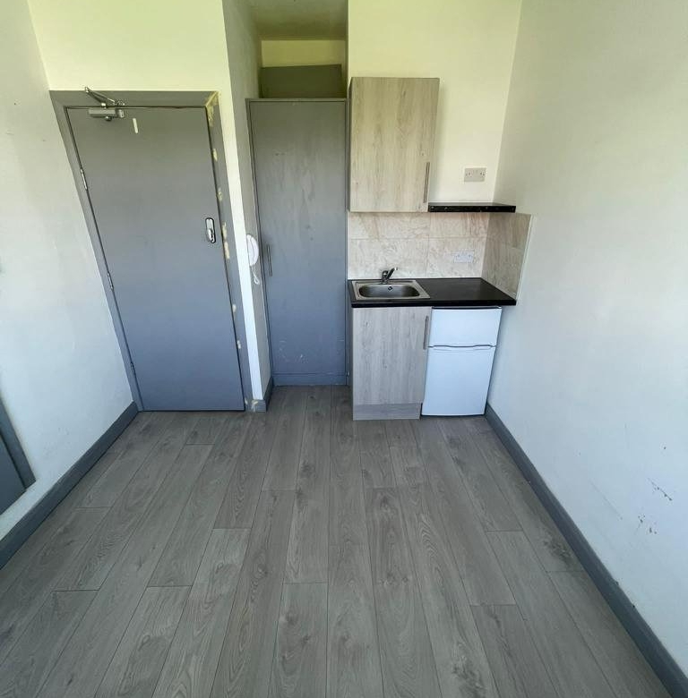 Studio Room in Northolt UB54LX