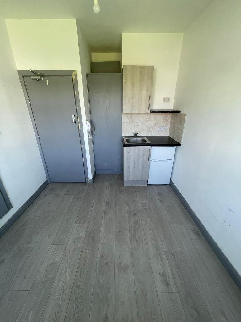 Studio Room in Northolt UB54LX