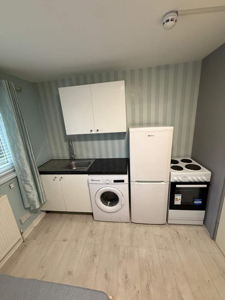 Studio Flat in Greenford, Northolt UB6