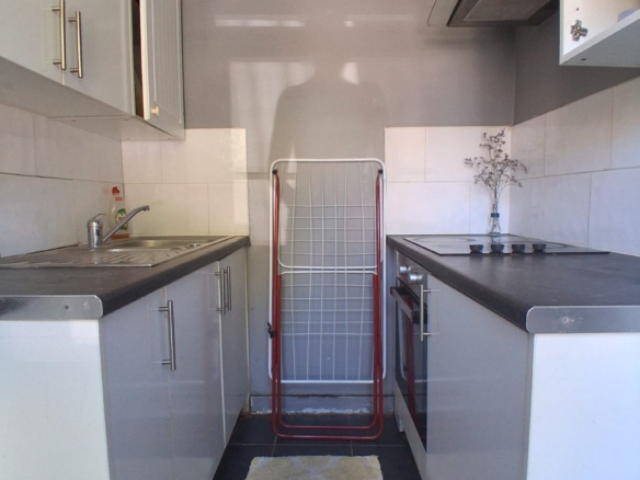 Studio Flat in Uxbridge, London, (UB8 2PU)
