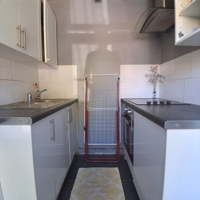 Studio Flat in Uxbridge, London, (UB8 2PU)