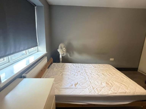 En-Suite in Slough, (SL12SU)