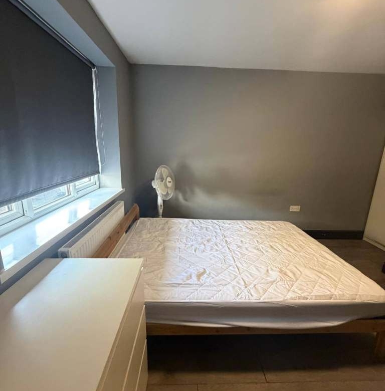 En-Suite in Slough, (SL12SU)